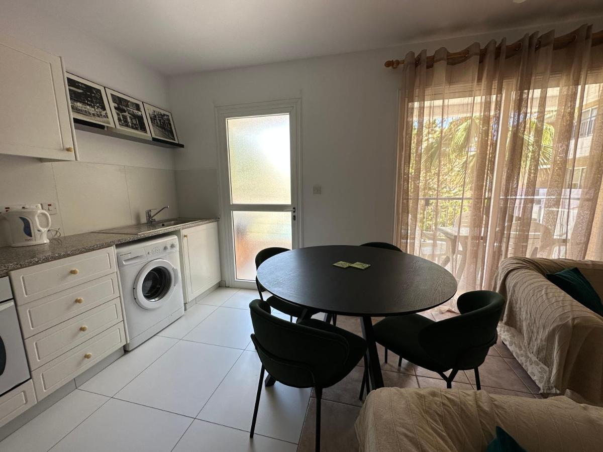 Kato Paphos Apartment Eksteriør bilde